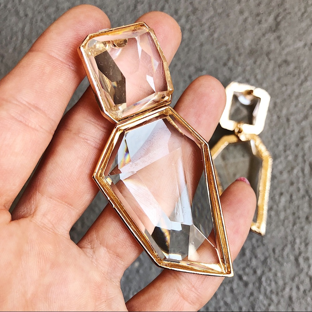 ♦️Available♦️Beautiful gold earrings!! - Picture 6 of 8